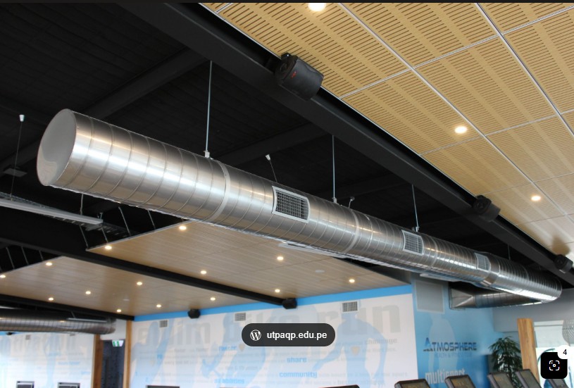 Conductos de ventilación instalados en un espacio comercial